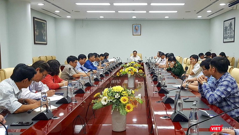 Cuộc họp khẩn về công tác phòng, chống bệnh viêm phổi cấp do virus Corona mới, do ông Huỳnh Đức Thơ - Chủ tịch UBND TP Đà Nẵng đã chủ trì trưa nay 24/1 Cuộc họp khẩn về công tác phòng, chống bệnh viêm phổi cấp do virus Corona mới, do ông Huỳnh Đức Thơ - Chủ tịch UBND TP Đà Nẵng đã chủ trì trưa nay 24/1