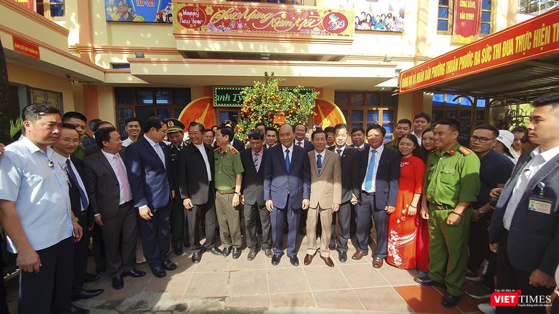 Thủ tướng Nguyễn Xuân Phúc thăm, chúc tết tại UBND phường Thuận Phước (Đà Nẵng) Thủ tướng Nguyễn Xuân Phúc thăm, chúc tết tại UBND phường Thuận Phước (Đà Nẵng)