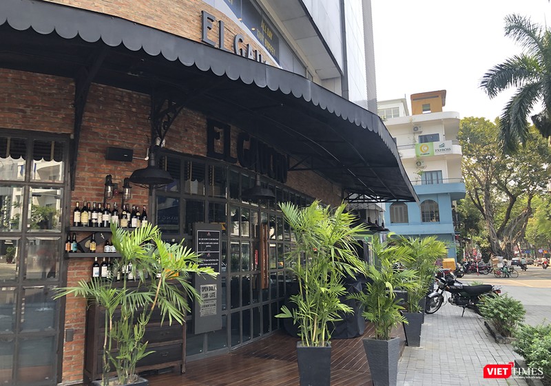 Nhà hàng El Gaucho (tòa nhà Indochina Riverside - 74 Bạch Đằng, phường Hải Châu 1, quận Hải Châu), nơi 2 du khách người Anh mắc COVID-19 ăn tối vào ngày 2/3 đã tạm đóng cửa Nhà hàng El Gaucho (tòa nhà Indochina Riverside - 74 Bạch Đằng, phường Hải Châu 1, quận Hải Châu), nơi 2 du khách người Anh mắc COVID-19 ăn tối vào ngày 2/3 đã tạm đóng cửa