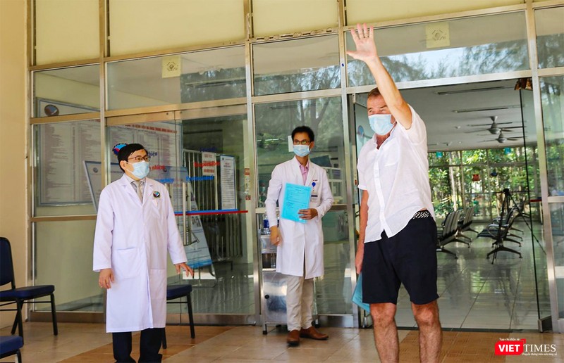 Thêm 3 bệnh nhân liên quan đến bar Buddha khỏi COVID-19, được xuất viện ảnh 5 Bệnh nhân mắc COVID-19 thứ 31 ở Quảng Nam đã xuất viện