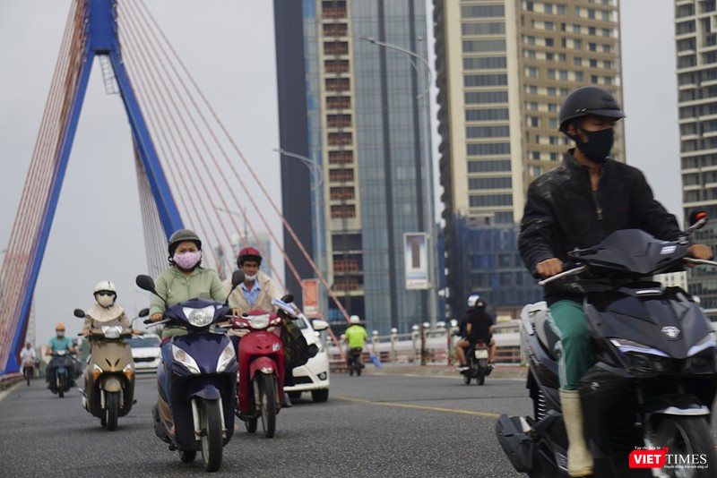 Cầu Sông Hàn sáng sớm ngày 23/4 Cầu Sông Hàn sáng sớm ngày 23/4