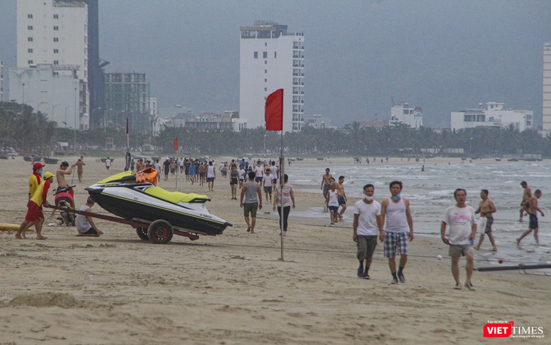 Bãi biển du lịch Đà Nẵng sáng sớm 23/4 Bãi biển du lịch Đà Nẵng sáng sớm 23/4