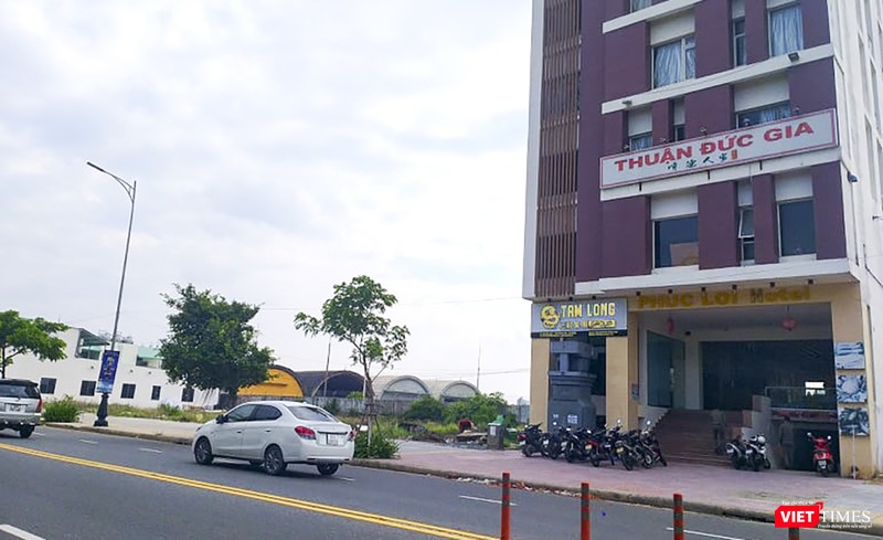 Một số nhà hàng, khách sạn được xây dựng sát lưng Sân bay Nước Mặn (Đà Nẵng) Một số nhà hàng, khách sạn được xây dựng sát lưng Sân bay Nước Mặn (Đà Nẵng)