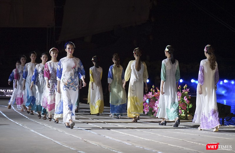 Cận cảnh một bộ sưu tập áo dài Cận cảnh một bộ sưu tập áo dài