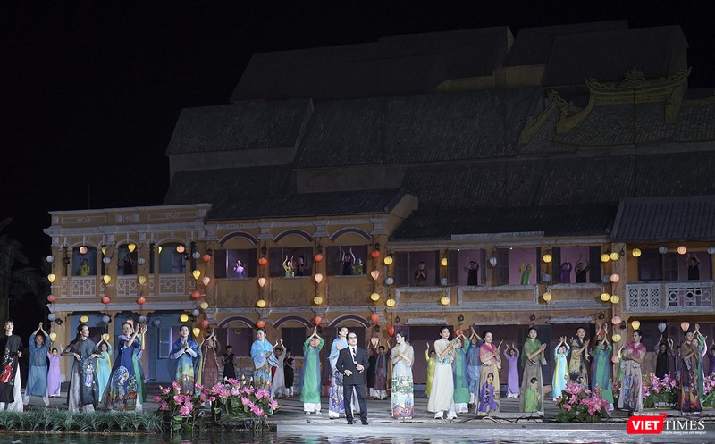 Chương trình có sự tham dự cả danh ca Evis Phương Chương trình có sự tham dự cả danh ca Evis Phương