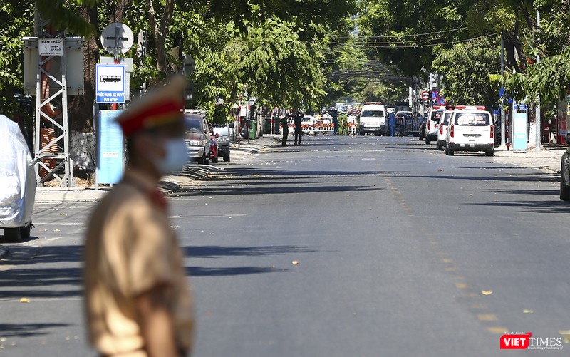 Tất cả động tĩnh bên trong khu vực phong tỏa được theo dõi chặt chẽ