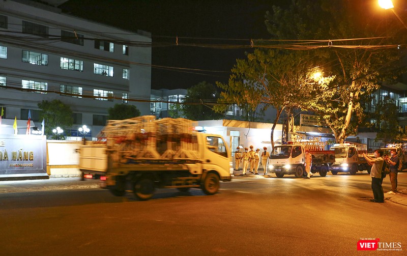 Hệ thống rào chắn được tập kết