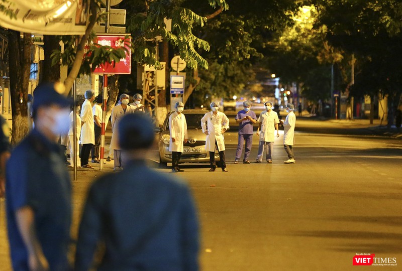 Ngóng chờ thời khắc đáng nhớ