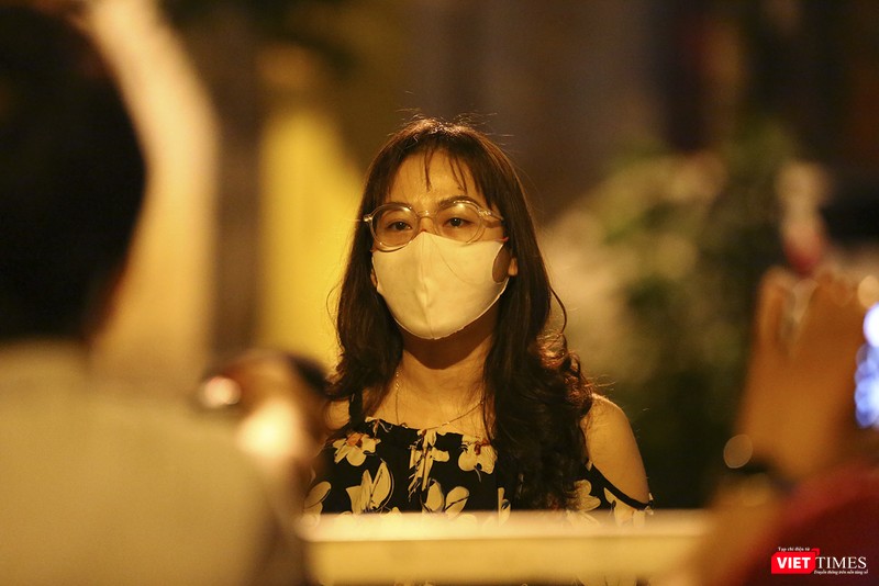 Nét rạng ngời ghi lại trên gương mặt người dân nơi đây