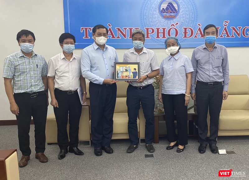 Bộ Y tế yêu cầu các BV nâng cao năng lực xét nghiệm COVID-19 bằng phương pháp Realtime RT-PCR ảnh 3 Sáng mai, bộ phận Thường trực đặc biệt phòng, chống dịch của Bộ Y tế sẽ rút khỏi Đà Nẵng