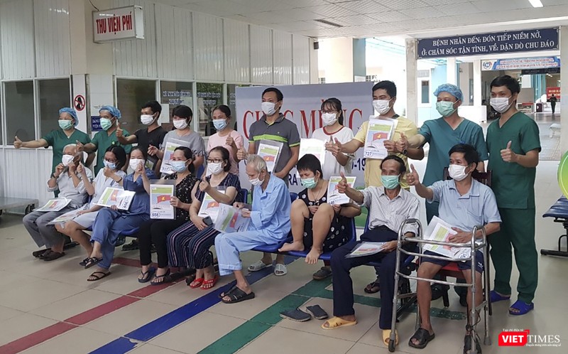 Các bệnh nhân tại buổi xuất viện chiều ngày 22/8 Các bệnh nhân tại buổi xuất viện chiều ngày 22/8