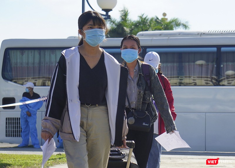 Toàn bộ được phát tờ khai khai báo y tế