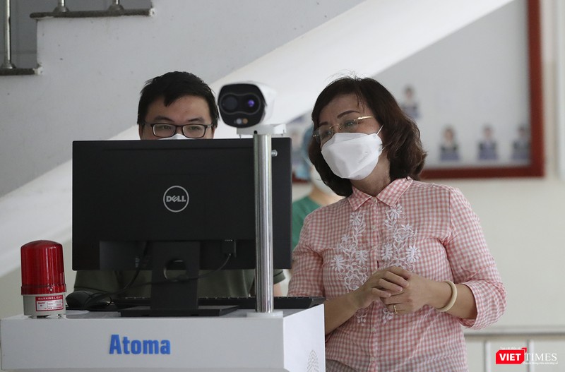 Bà Ngô Thị Kim Yến - Giám đốc Sở Y tế Đà Nẵng kiểm tra công tác phân luồng bệnh nhân Bà Ngô Thị Kim Yến - Giám đốc Sở Y tế Đà Nẵng kiểm tra công tác phân luồng bệnh nhân