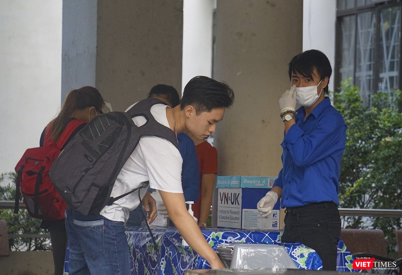 Thí sinh thực hiện quy định phòng dịch