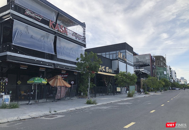 Nhiều nhà hàng vẫn đóng cửa vì kinh doanh ế ẩm, sức mua thấp và lệnh nới lỏng hạn chế số lượng khách không đảm bảỏ lợi nhuận kinh doanh Nhiều nhà hàng vẫn đóng cửa vì kinh doanh ế ẩm, sức mua thấp và lệnh nới lỏng hạn chế số lượng khách không đảm bảỏ lợi nhuận kinh doanh