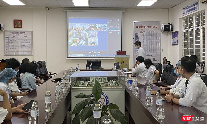 Tất cả hình ảnh về ca phẫu thuật được truyền đến các điểm cầu bằng hệ thống Telehealth