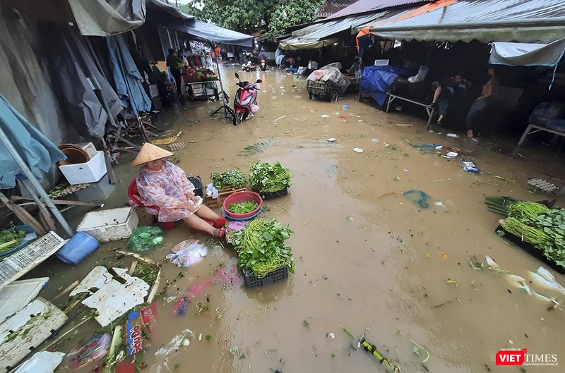 Chợ Hội An mùa lũ