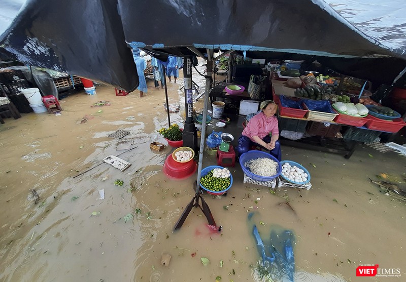 Số khác vẫn buôn bán bình thường