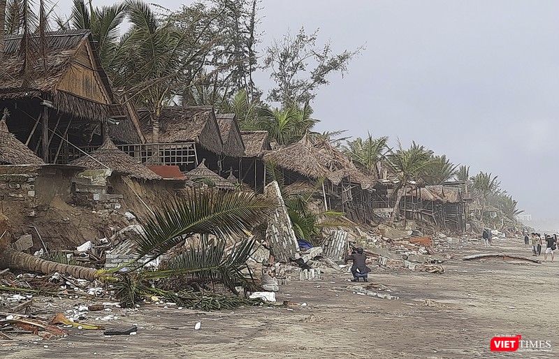 Khung cảnh hoang tàn Khung cảnh hoang tàn