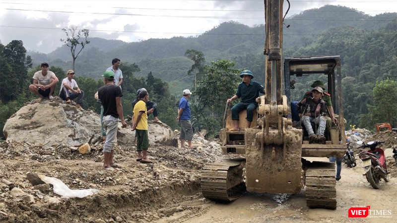 Suốt 30 ngày qua, lực lượng cứu nạn vẫn nỗ lực tìm kiếm