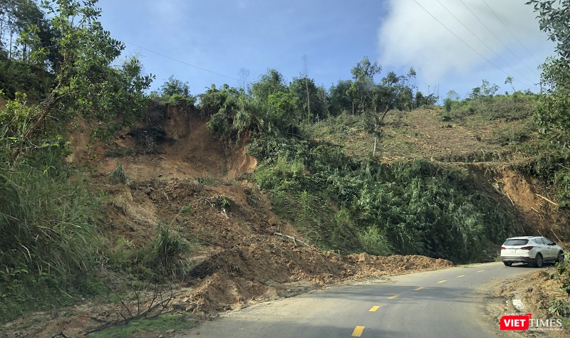 Đường lên Trà Leng liên tục bi sạt lở