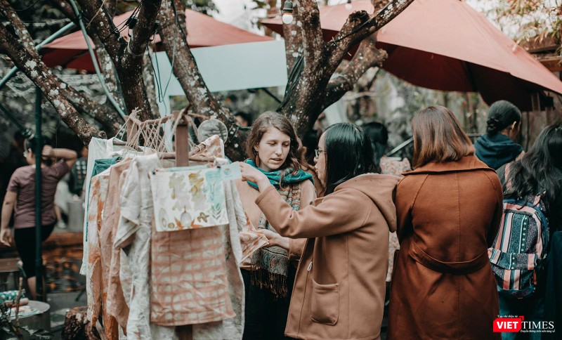 Gian hàng may mặc