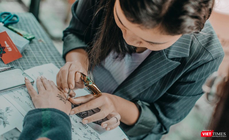 Nghệ thuật vẽ Kate Henna