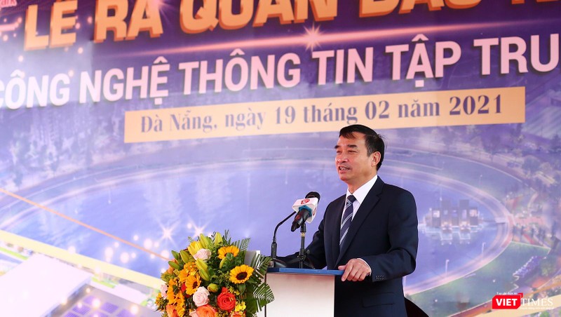 Ông Lê Trung Chinh - Chủ tịch UBND TP Đà Nẵng phát biểu tại lế ra quân làm việc đầu năm 2021 tại Khu Công nghệ thông tin (CNTT) tập trung Đà Nẵng Ông Lê Trung Chinh - Chủ tịch UBND TP Đà Nẵng phát biểu tại lế ra quân làm việc đầu năm 2021 tại Khu Công nghệ thông tin (CNTT) tập trung Đà Nẵng
