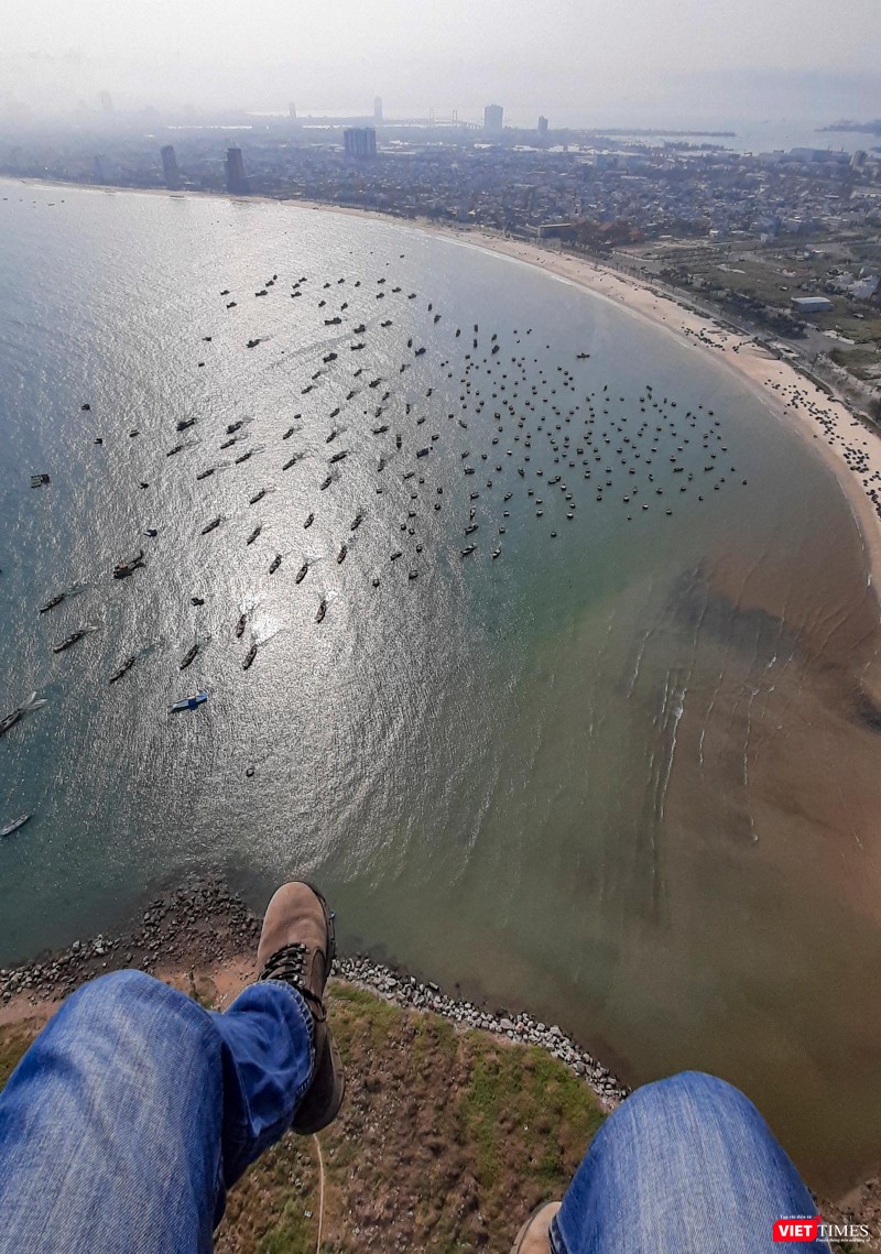 Biển Sơn Trà ngay dưới... chân