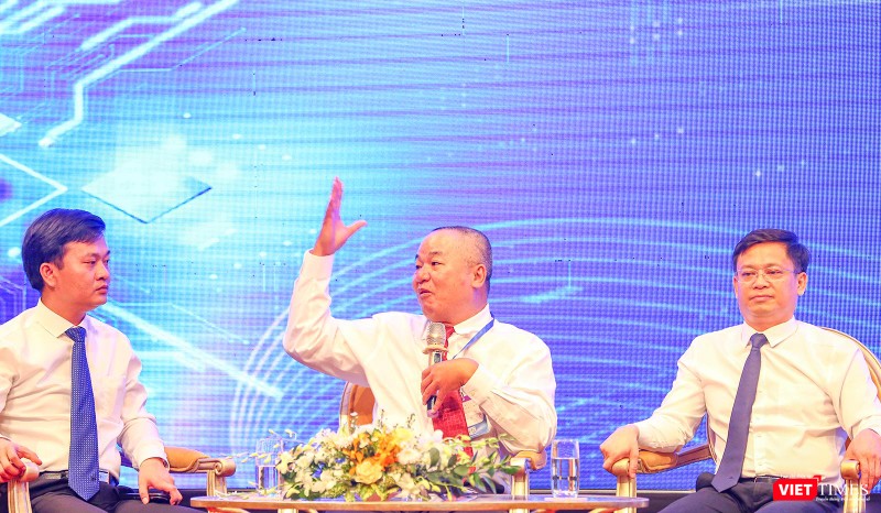 Ông Phí Anh Tuấn – Hiệp hội Tin học TP HCM chia sẻ tại toạ đàm Ông Phí Anh Tuấn – Hiệp hội Tin học TP HCM chia sẻ tại toạ đàm