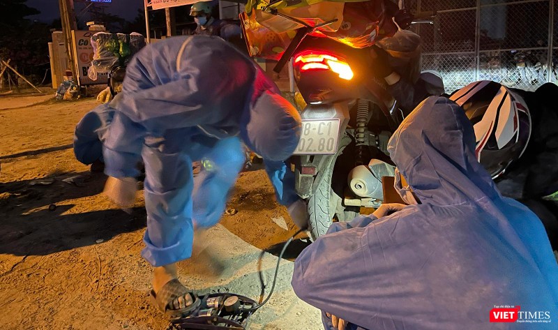 Vá và bơm lốp xe