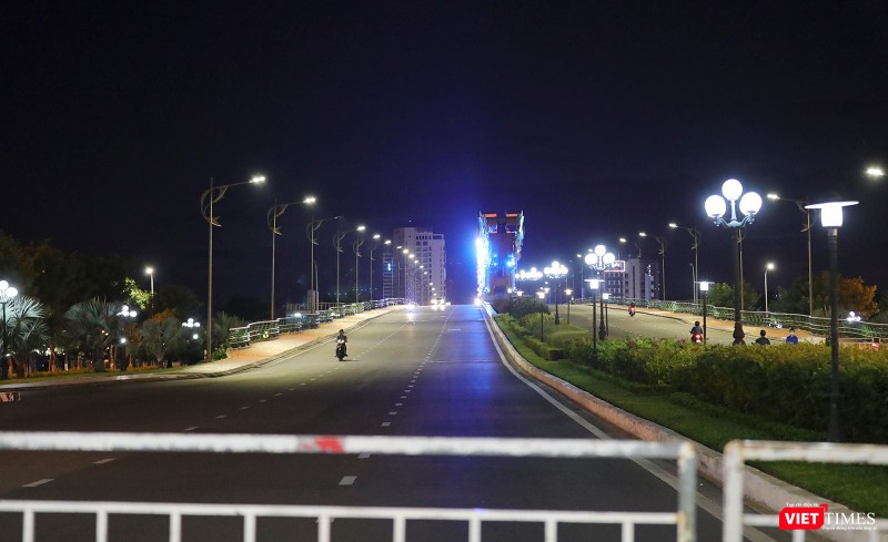 Cầu Rồng lúc 19h30 ngày 31/7 Cầu Rồng lúc 19h30 ngày 31/7