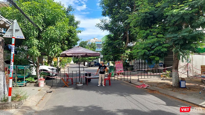 Một khu vực phong toả cứng &quot;nội bất xuất, ngoại bất nhập&quot;trên địa bàn phường Nại Hiên Đông, quận Sơn Trà, TP Đà Nẵng