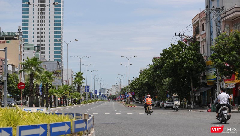 Đường Ngô Quyền chỉ được lưu thông thẳng, không đượng rẽ vào đường nhánh