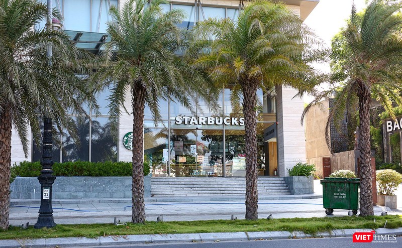 Quán cà phê &quot;sang chảnh&quot; trên đường Bạch Đằng cũng không thoát khỏi cảnh lạnh lẽo