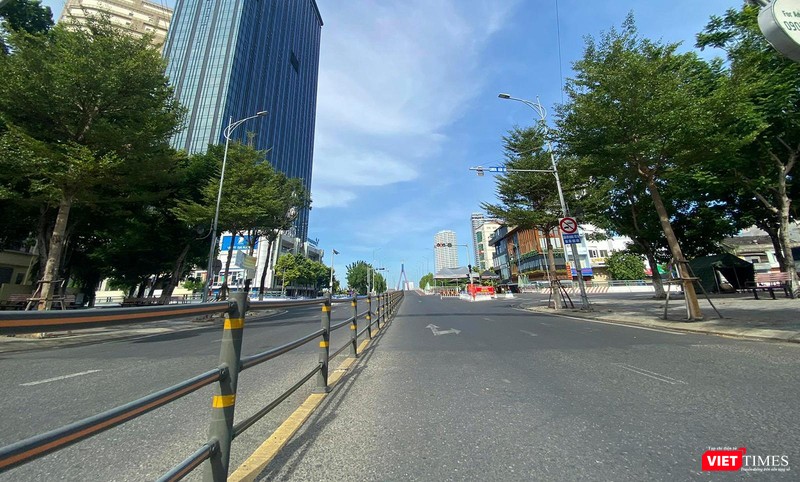 Đường Lê Duẩn hướng về cầu sông Hàn