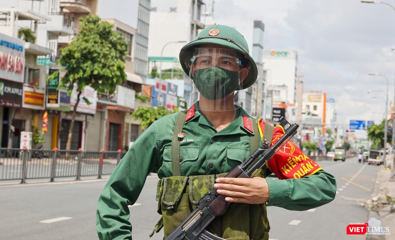 Chân cung người lính