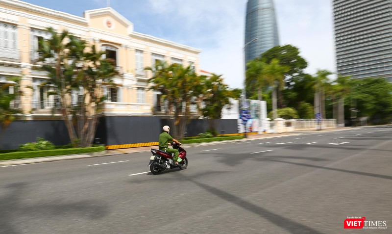 Lực lượng công an vẫn miệt mài tuần tra...