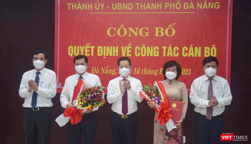 Lãnh đạo Thành uỷ, HĐND, UBND TP Đà Nẵng tặng hoa chúc mừng đối với 2 tân Phó Chủ tịch UBND TP Đà Nẵng vừa được Thủ tướng Chính phủ phê chuẩn Lãnh đạo Thành uỷ, HĐND, UBND TP Đà Nẵng tặng hoa chúc mừng đối với 2 tân Phó Chủ tịch UBND TP Đà Nẵng vừa được Thủ tướng Chính phủ phê chuẩn