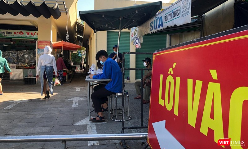 Chợ truyền thống được mở trở lại