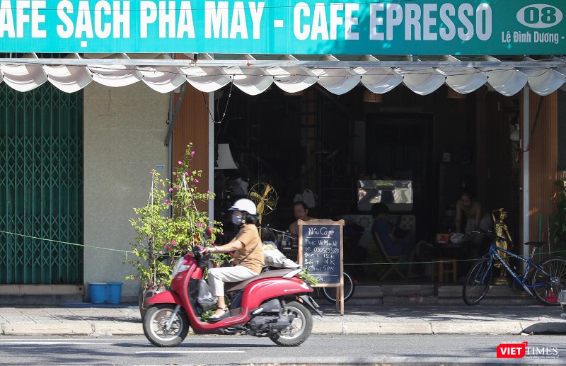 Hàng quán bán ,ang về