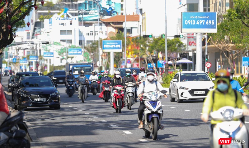 Đường Nguyễn Văn Linh trong sáng đầu tiên áp dụng Chỉ thị 08/CT-UBND của Chủ tịch UBND TP Đà Nẵng