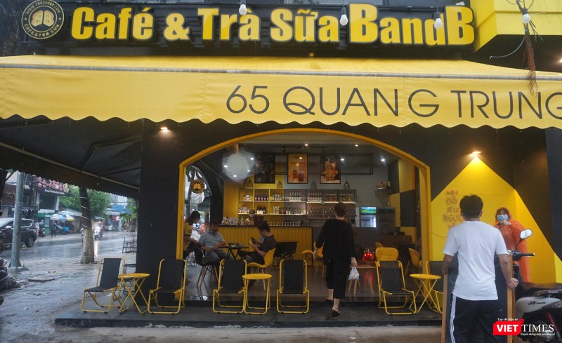 Một quán trà sữa trên đường Quang Trung, Đà Nẵng Một quán trà sữa trên đường Quang Trung, Đà Nẵng