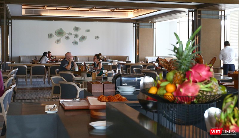 Khách quốc tế tại khu nghỉ dưỡng