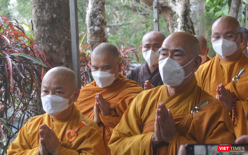 Nhiều bậc cao tăng cũng đã đến thăm viếng