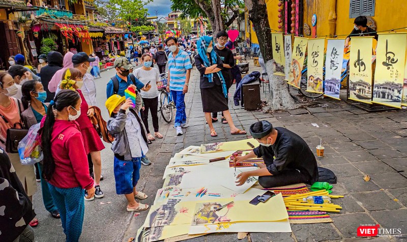 Ông Đồ trên phố