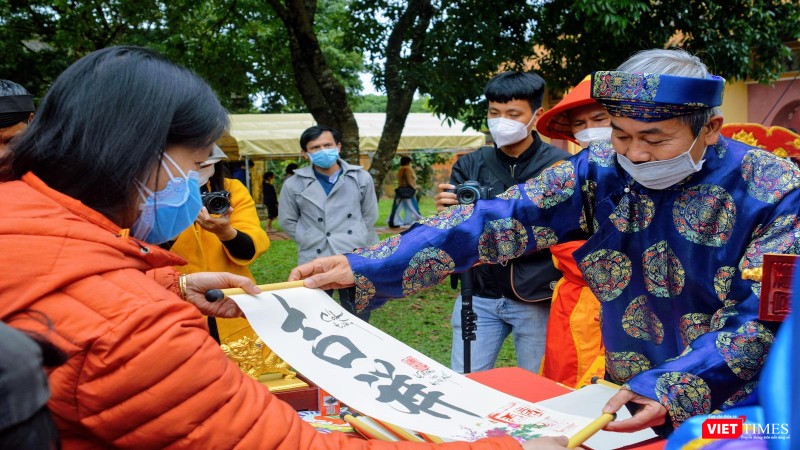 Xin chữ đầu năm