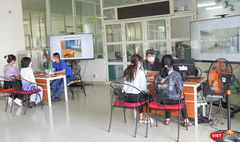 Sinh viên ĐH Đông Á trở lại trường được tư vấn, hỗ trợ chỗ ở