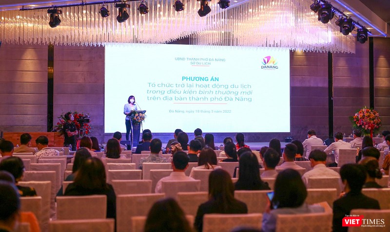 Quang cảnh sự kiện công bố phương án tổ chức trở lại hoạt động du lịch trong điều kiện bình thường mới trên địa bàn TP Đà Nẵng đến các cơ quan đơn vị, doanh nghiệp trên địa bàn. Quang cảnh sự kiện công bố phương án tổ chức trở lại hoạt động du lịch trong điều kiện bình thường mới trên địa bàn TP Đà Nẵng đến các cơ quan đơn vị, doanh nghiệp trên địa bàn.