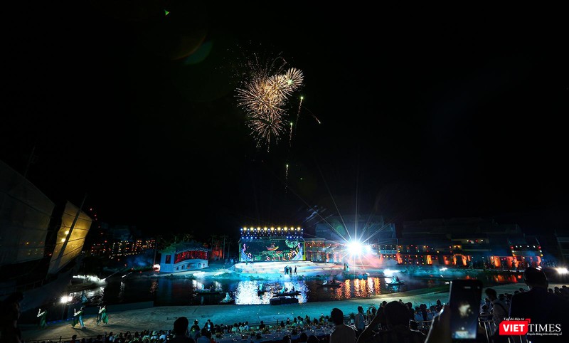 Kết thúc lễ khai mạc bằng mán pháo hoa mãn nhãn